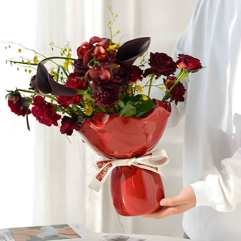 Handcrafted Minimalist Ceramic Vase - Artistic Home Decor Centerpiece(red)